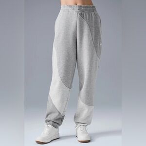 ALO Yoga Tonal Heather Grey Jogger Sweatpants. Unisex